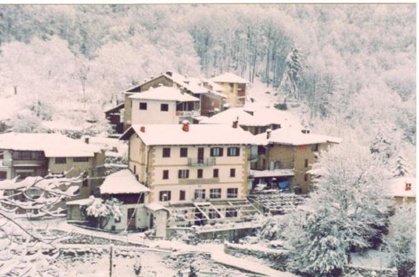 Delzanno Hotel Varallo Exterior photo
